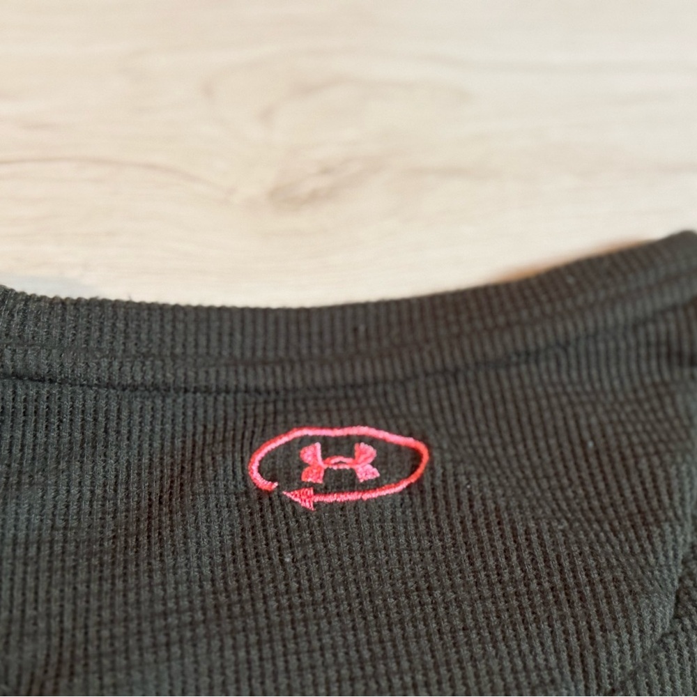 Under Armour Olive Long Sleeve with Pink Camo logo - Picture 8 of 8